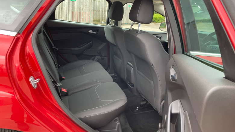 Ford Focus 1.0 EcoBoost 125 Zetec 5dr Petrol Hatchback